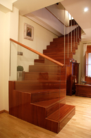 Escaleras, escalera de madera recta